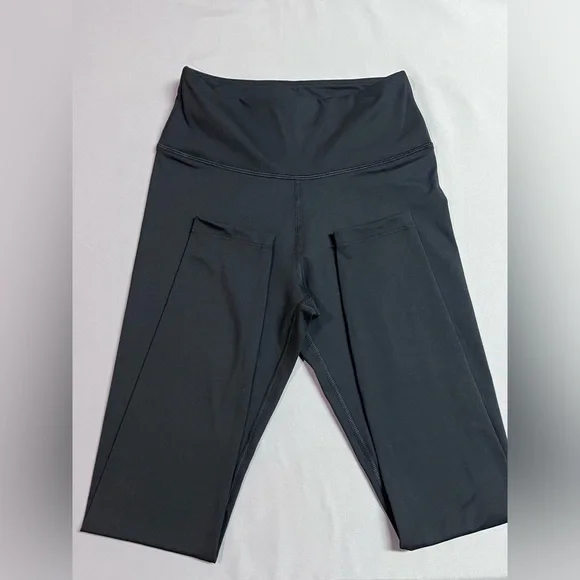 🔥🔥🔥 Gap High Rise Favorite Leggings in Black NWOT - Picture 4 of 6